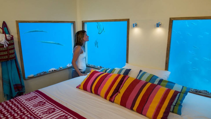 manta-resort-underwater-room
