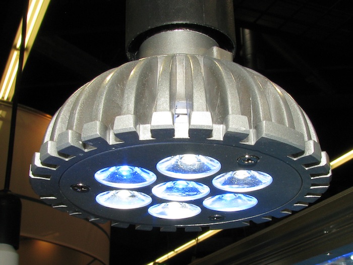 This AquaMedic LED spotlight has a lot of mass in it's heatsink but only a modest amount of surface area.