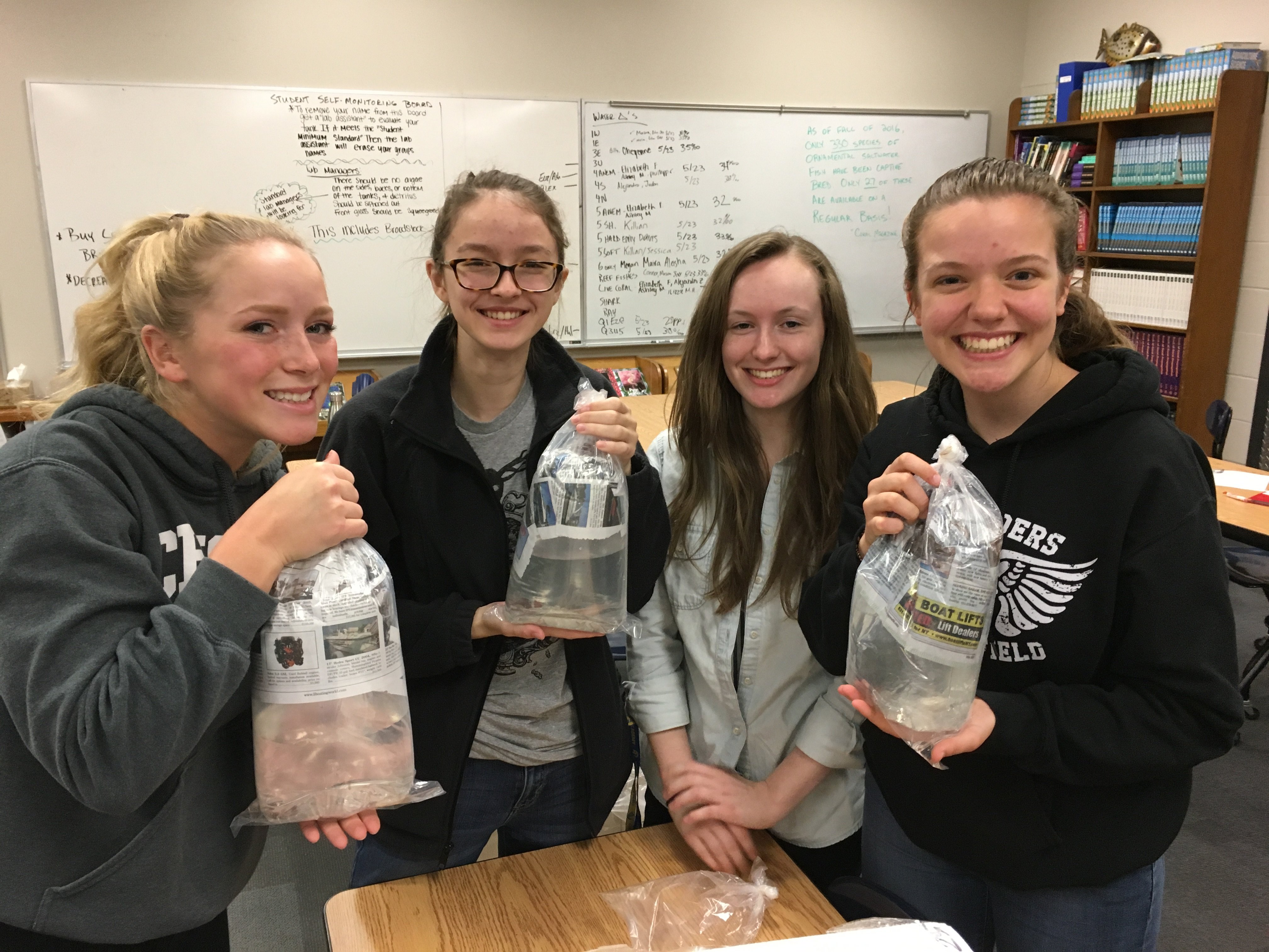 Des Moines Aquarium Science Class Receives Aquaculture Donation